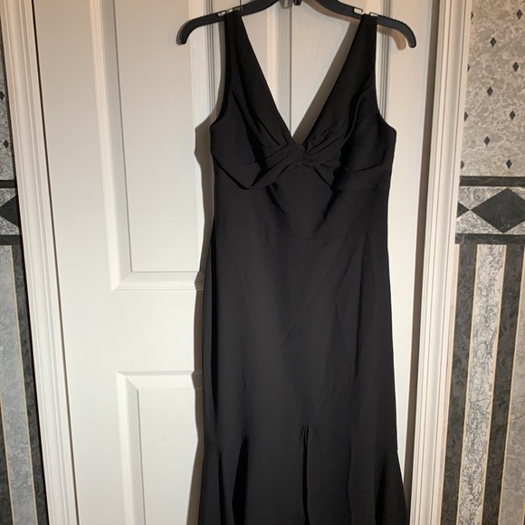 Monique Lhuillier Sweetheart Crepe Gown - Picture 10 of 14
